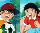 Ο ποδοσφαιριστής Tsubasa Ozora και ο φίλος του Genzo Wakabayashi που παίζει ως τερματοφύλακας